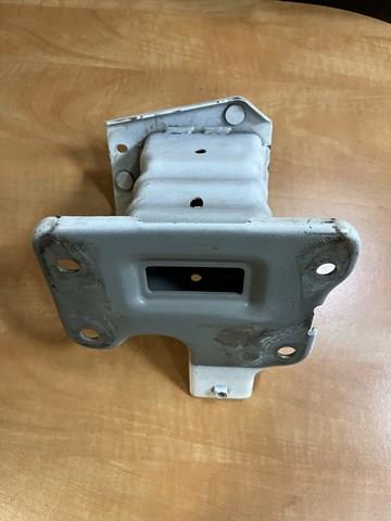 Купити 622101466R Renault (RVI) Кронштейн бампера переднього, правий