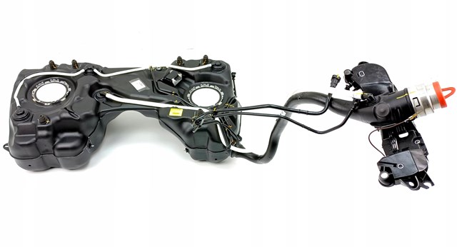 Бак паливний на Audi Q3  F3B