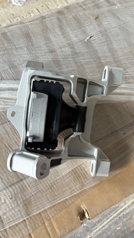 Права подушка двигуна Mazda K12339060A ціна, від 178.56 USD