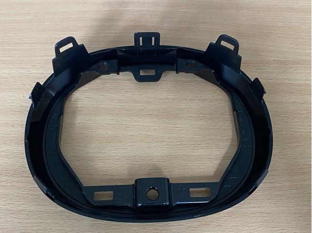 Купити BCKB50721A Mazda Кронштейн емблеми решітки радіатора