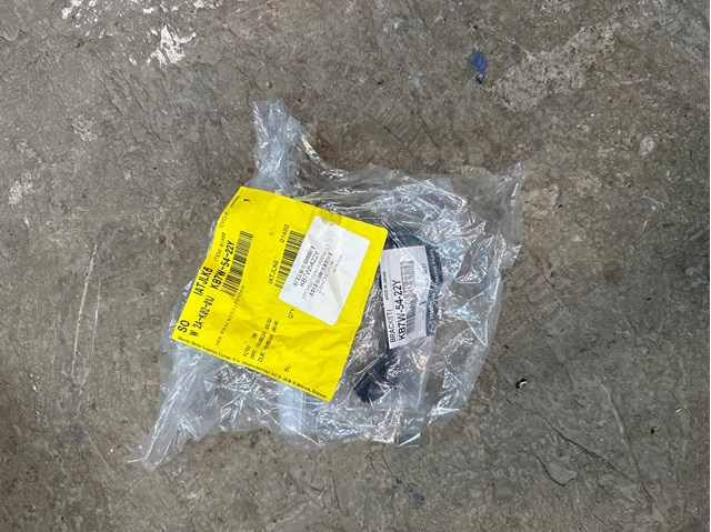 Купити KB7W5422Y Mazda Кронштейн кріплення крила переднього лівого, передній