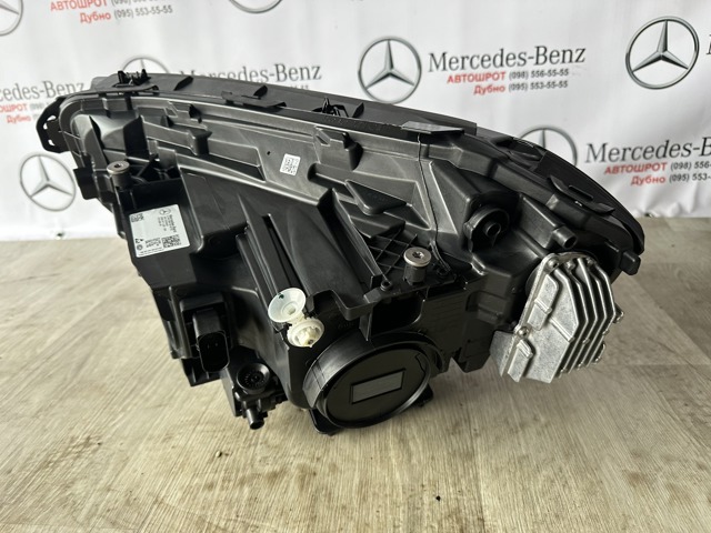 Основна фара - вставка Mercedes A2439065600 ціна, від 1112.05 USD