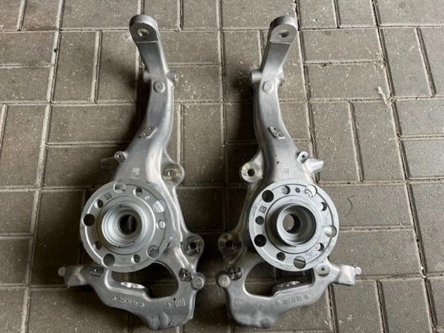Купити A2233323200 Mercedes Цапфа поворотна права