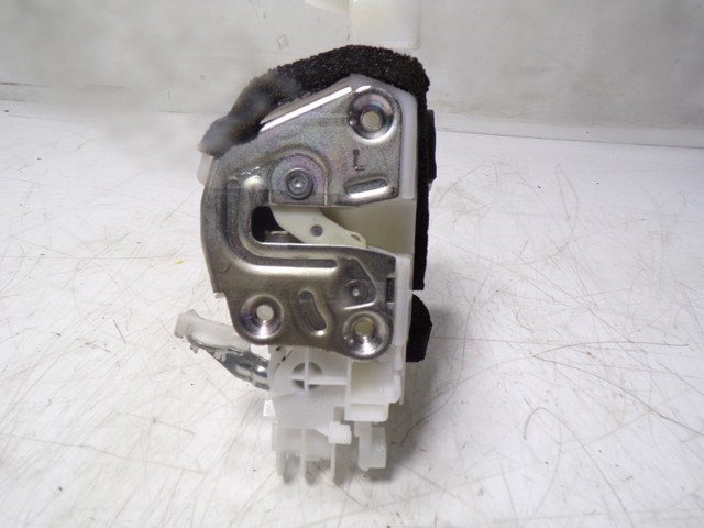 Купити 8220254P01 Suzuki Замок передньої лівої двері