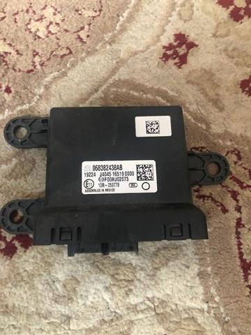 Купити 068382438AB Chrysler 
