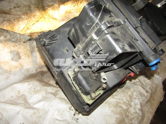 Корпус вентилятора пічки (опалювача салону), в зборі 8D1820005E VAG