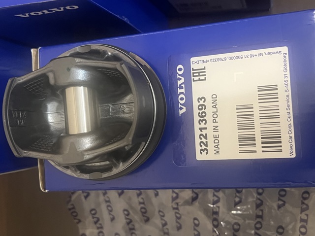  Volvo 32213693