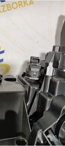 Фара правая Renault (RVI) 260106403R ціна, від 1113.05 USD