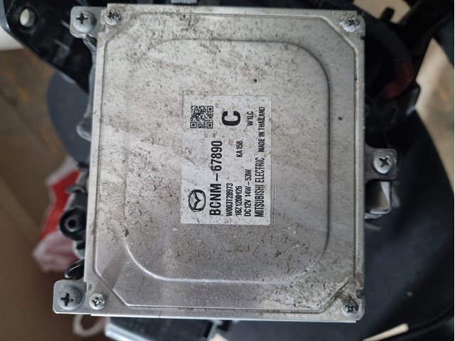 Купити BCJH51030K Mazda Права блок фара
