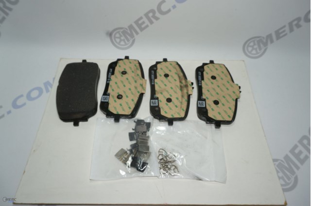 Передні тормозні колодки A0004206803 Mercedes