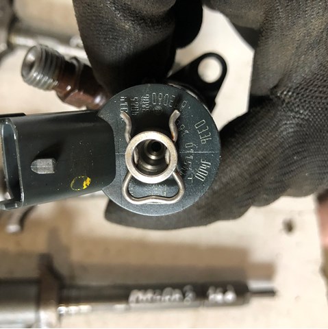 Форсунка паливна Bosch 445110259 ціна, від 42.28 USD