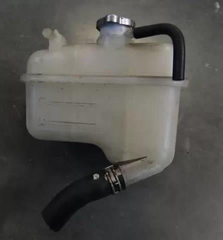 Бачок розширювальний Mazda CY0115350A