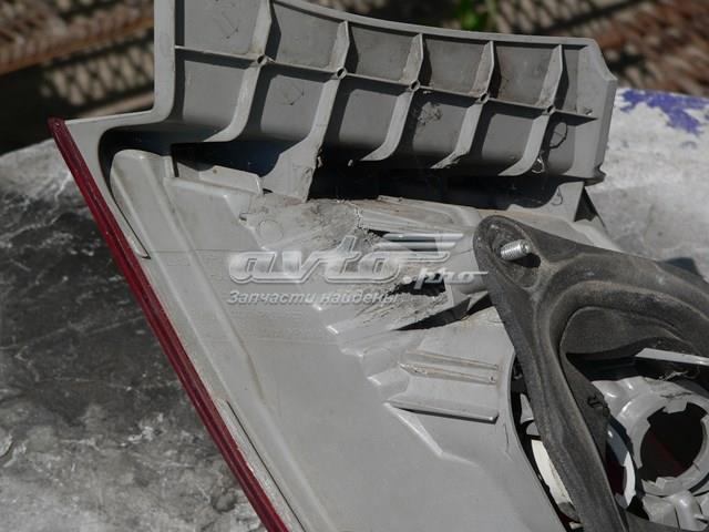 8156133470 Toyota Задній лівий зовнішній ліхтар