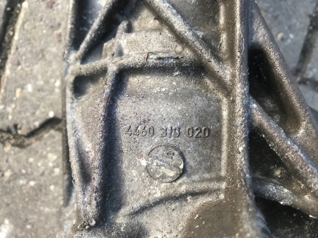 4460310020 Porsche Редуктор колісний моста переднього