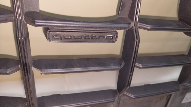 4M8853651D VAG Решітка радіатора
