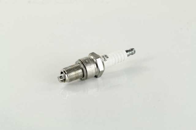 Свічки автомобільні Denso W16EPRU4 ціна, від 2.50 USD