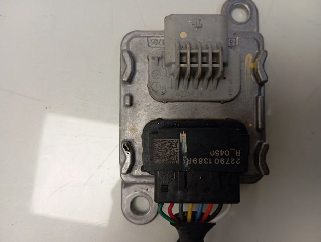 Купити 227901389R Renault (RVI) 