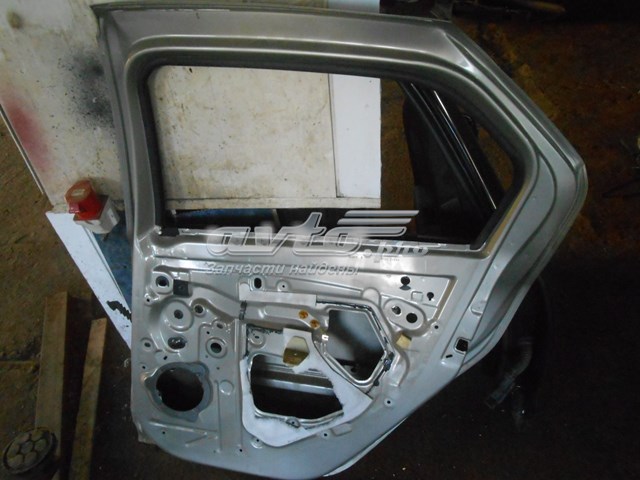 Купити 821002038R Renault (RVI) Двері задні, праві