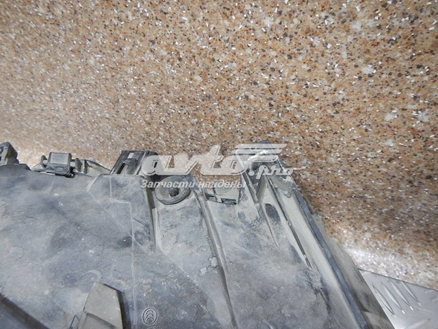 Фара передня права Volvo 31383543