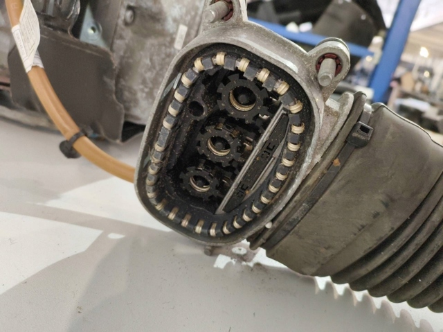 Купити 12368679699 BMW 