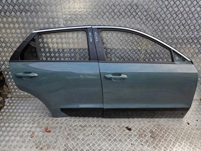 Двері праві передні 76004AT000 Hyundai/Kia