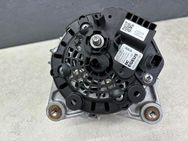Купити 231007518R Renault (RVI) Генератор