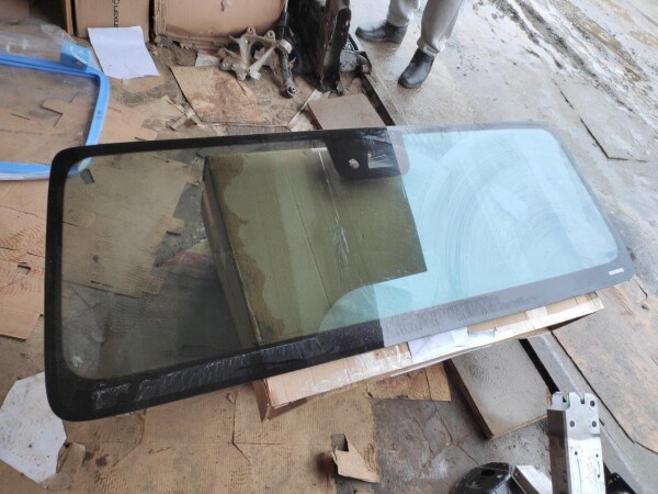 Лобове скло A463670400064 Mercedes