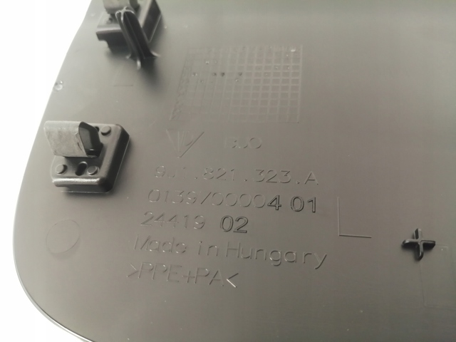 Купити 9J1821323A Porsche Лючок порту зарядки автомобіля