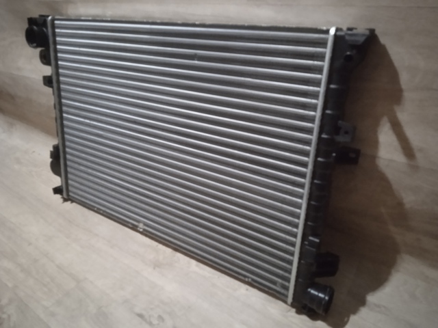 Купити 238008A2 Polcar Радіатор двигуна