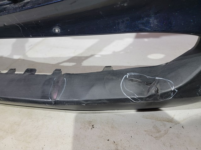 Бампер передній Mazda DFR550031