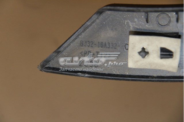 Молдинг заднього правого крила Land Rover LR027251 ціна, від 15.31 USD