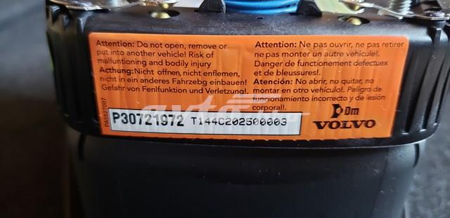 Установка подушки безпеки водія Volvo 31351031