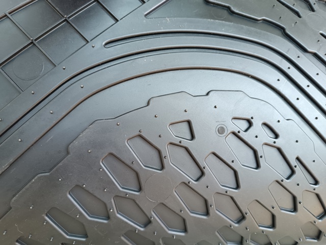 Килимок багажного відсіку 82214666 Chrysler