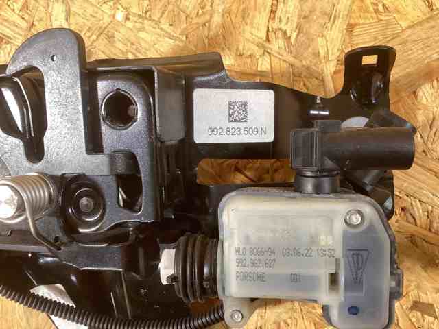 Купити 992823509N Porsche Замок капота