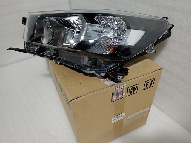 811500KJ71 Toyota Фара дальнього світла в зборі
