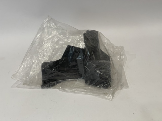Повітропровід радіатора LR092684 Land Rover