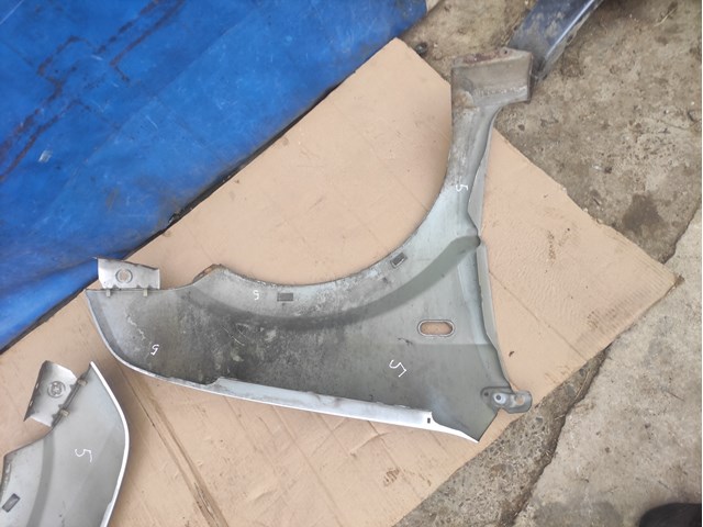 Крило переднє праве Ford 1405193 ціна, від 120.35 USD