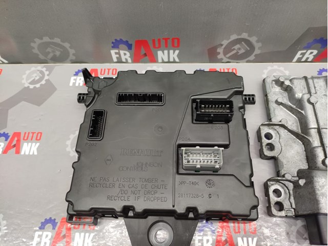 Електронний блок керування двигуном 237106117R Renault (RVI)