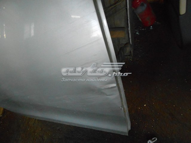 Двері задні, праві 821002038R Renault (RVI)