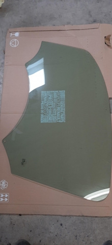 GS5617D301 XYG Скло водійських дверей
