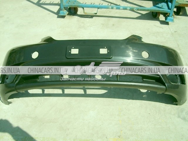 Передній бампер 1068003022 Geely