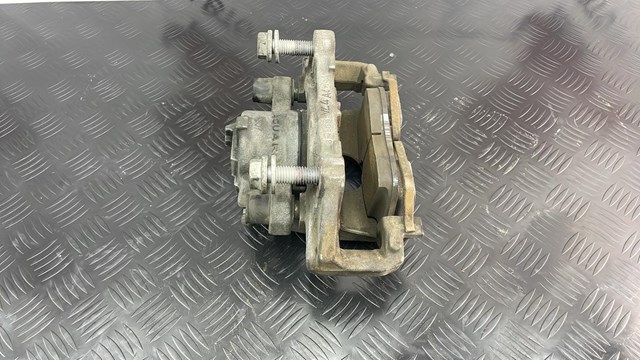 LR090688 Land Rover Супорт гальмівний передній правий