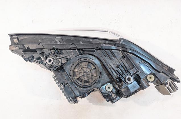 Купити 7214962 BMW Фара правая
