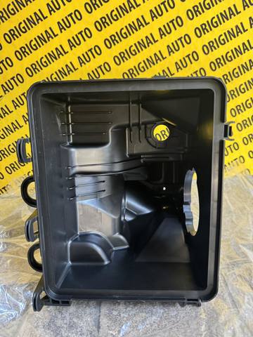 Купити PY8W133AYA Mazda Корпус повітряного фільтра, нижня частина