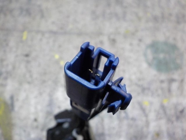  Замок багажника Toyota Yaris 