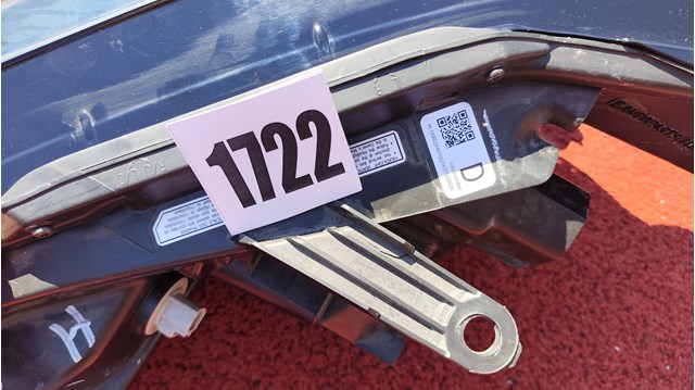 81110F6010 Toyota Фара правая