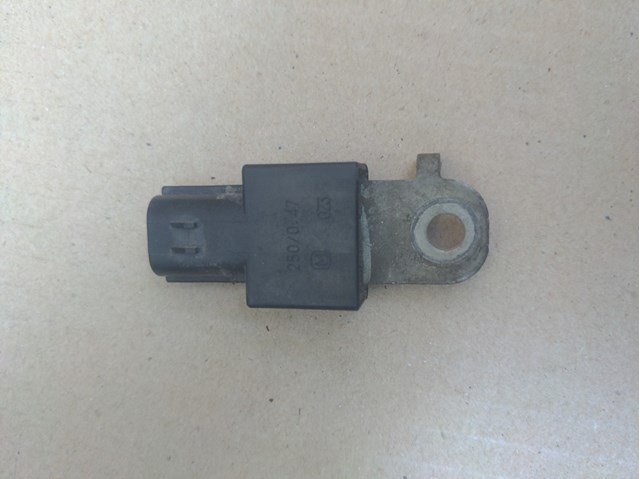 Купити 250047 Mazda 