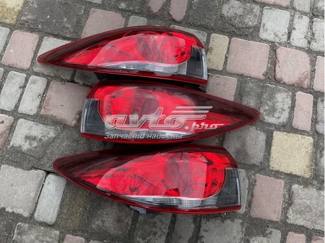 Стоп задній Mazda GJR951160A