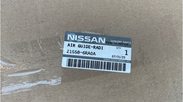 215586RA0A Nissan/Infiniti Повітропровід (дефлектор) радіатора, правий