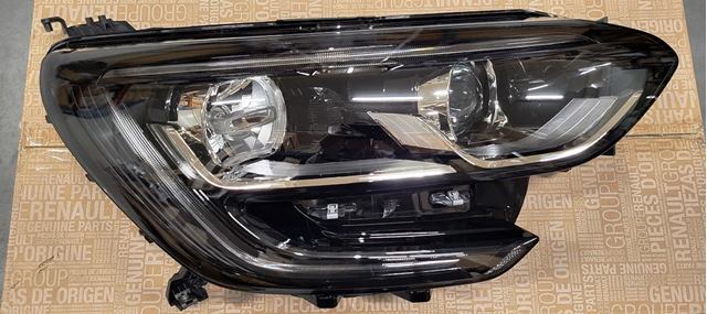 Фара правая Renault (RVI) 260106878R ціна, від 226.88 USD